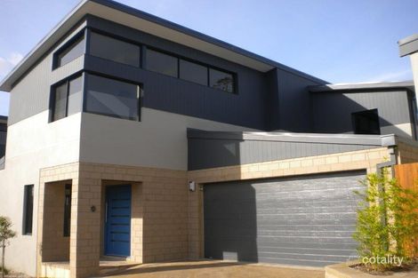 Property photo of 4/18 Heath Road Kalamunda WA 6076