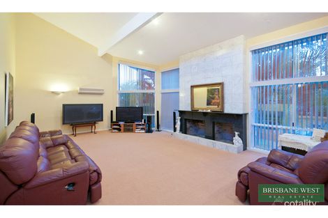 Property photo of 19 Clarkson Place Kenmore Hills QLD 4069