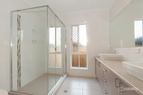 Property photo of 8 Corymbia Close Narangba QLD 4504