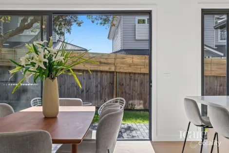 Property photo of 2/17 William Road Croydon VIC 3136