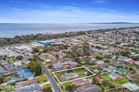 Property photo of 7 Thomas Street Rosebud VIC 3939