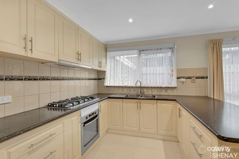 Property photo of 11 Heywood Grove Endeavour Hills VIC 3802