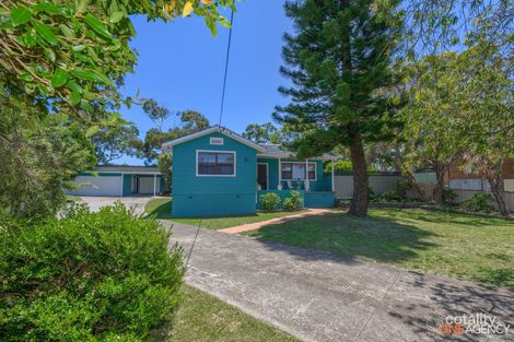 Property photo of 13 Reid Close Caves Beach NSW 2281