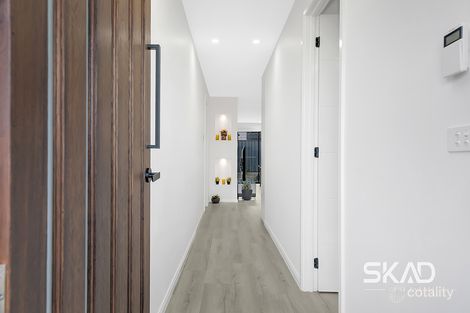 Property photo of 5 Rialto Circuit Craigieburn VIC 3064