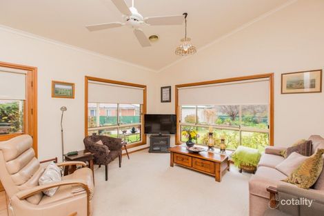 Property photo of 21 Hargrave Avenue Lloyd NSW 2650