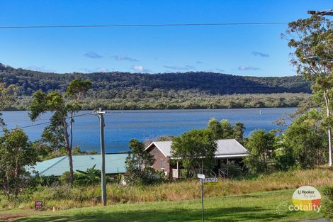 27 Cutter St, Russell Island, QLD 4184