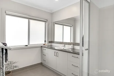 Property photo of 41 Pin Oak Drive Wangaratta VIC 3677