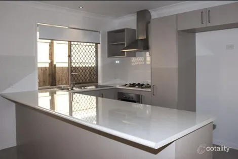 Property photo of 20 Bowerbird Street Deebing Heights QLD 4306