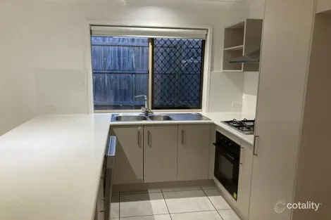 Property photo of 20 Bowerbird Street Deebing Heights QLD 4306