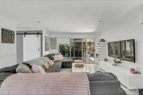 Property photo of 20 Bowerbird Street Deebing Heights QLD 4306