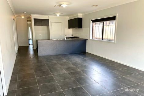 Property photo of 18 Forrester Grove Fraser Rise VIC 3336