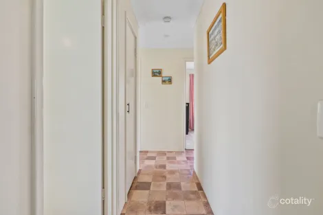 Property photo of 13 Edgeview Mews Ballajura WA 6066