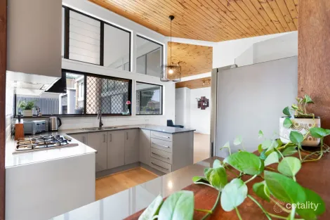 Property photo of 3 Foxton Street Bundamba QLD 4304