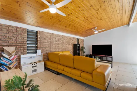 Property photo of 3 Foxton Street Bundamba QLD 4304