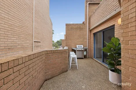 Property photo of 10/9-13 Clubb Crescent Miranda NSW 2228