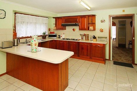 Property photo of 1 Royston Close Mill Park VIC 3082