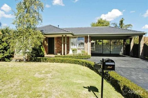 Property photo of 7 Lakeside Crescent Croydon Hills VIC 3136
