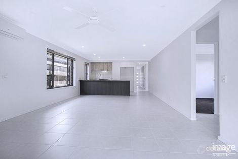 Property photo of 76 Chambers Ridge Boulevard Park Ridge QLD 4125