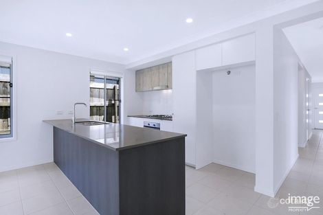 Property photo of 76 Chambers Ridge Boulevard Park Ridge QLD 4125