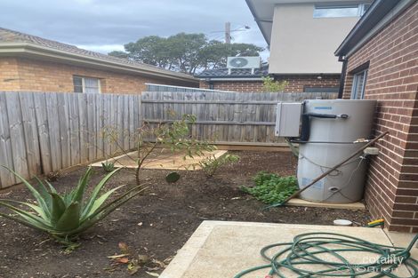 2/215 Station Rd, Melton, VIC 3337