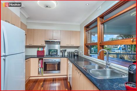 Property photo of 16 Loombah Crescent Ferny Hills QLD 4055