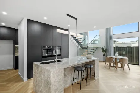 Property photo of 6 Mervyn Drive Greenvale VIC 3059