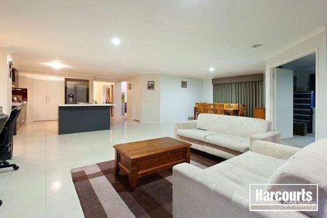 Property photo of 4 Mallee Circuit Pakenham VIC 3810