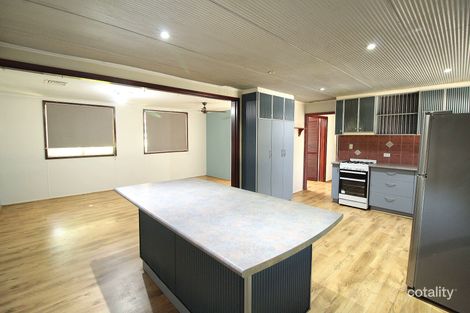 2 Whitfield Rd, Jurien Bay, WA 6516