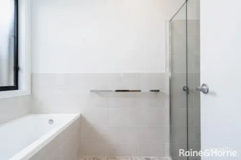 Property photo of 13 Discovery Circuit Meadows SA 5201