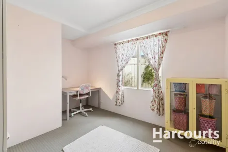 Property photo of 23 Littleham Loop Quinns Rocks WA 6030