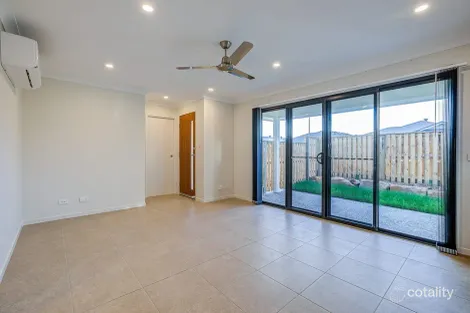 Property photo of 2/2 Haystack Close Park Ridge QLD 4125