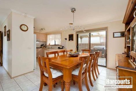 Property photo of 5 Harmon Close Berwick VIC 3806