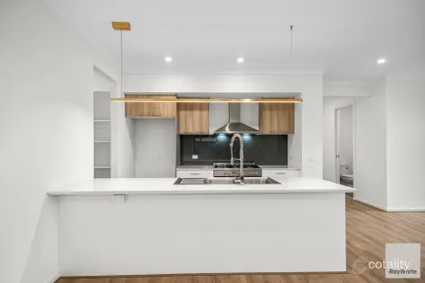 Property photo of 9 Egret Street Beveridge VIC 3753