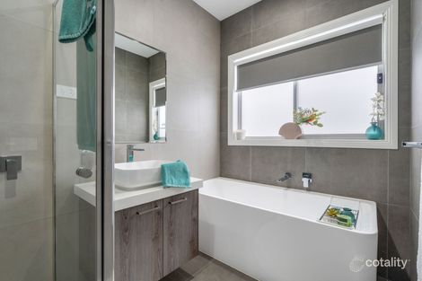 Property photo of 12 Stringybark Drive Donnybrook VIC 3064