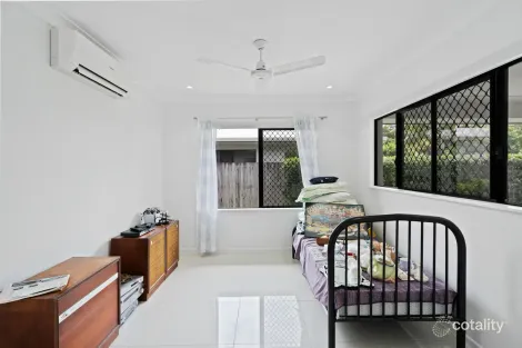 Property photo of 18 Eluma Mews Smithfield QLD 4878