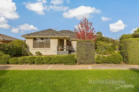 2 Harker St, Sunbury, VIC 3429