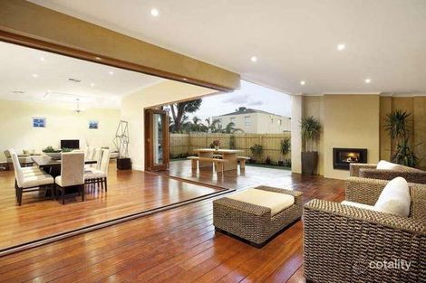 Property photo of 39 Robert Street Bentleigh VIC 3204