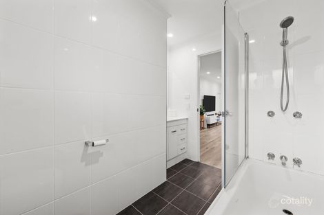 Property photo of 2/2 Galaxy Court Labrador QLD 4215