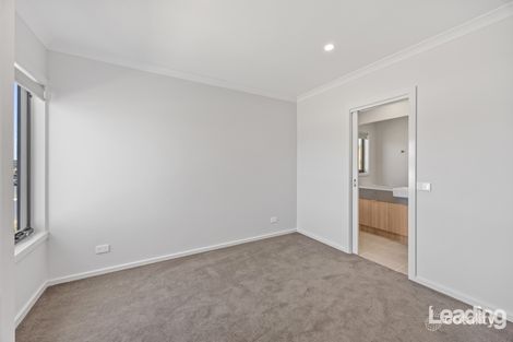 Property photo of 23 Hammermill Drive Sunbury VIC 3429