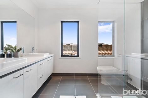 Property photo of 29B Hallow Street Bentleigh East VIC 3165