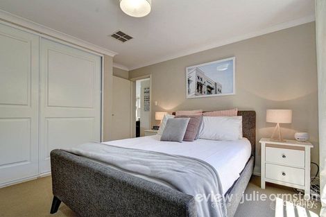 Property photo of 12 The Crest Woodvale WA 6026