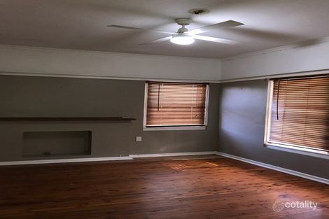 Property photo of 33 Bluett Crescent Turvey Park NSW 2650
