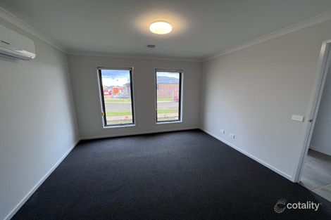 Property photo of 36 Unison Circuit Strathtulloh VIC 3338
