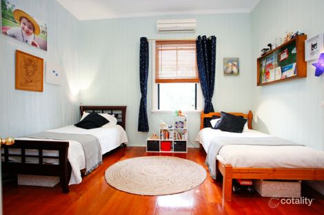 144 Cambridge Pde, Manly, QLD 4179