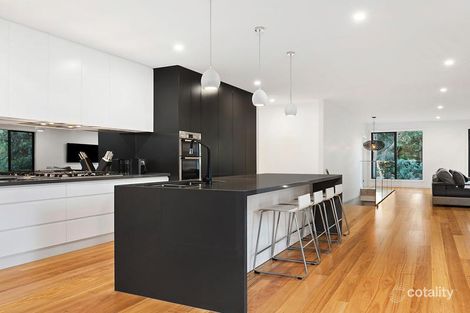 Property photo of 33 Kardinia Crescent Warranwood VIC 3134