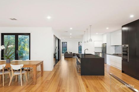 Property photo of 33 Kardinia Crescent Warranwood VIC 3134
