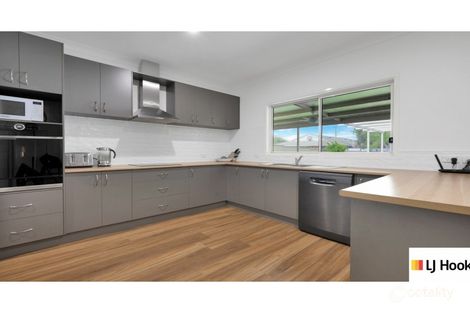 Property photo of 10 Cowper Close North Tamworth NSW 2340