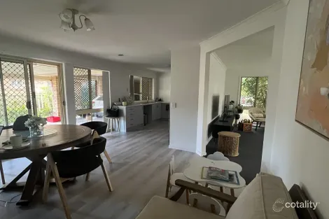 Property photo of 18 Tipuana Place Fitzgibbon QLD 4018