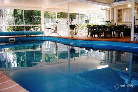 Property photo of 3 Windsor Place Carindale QLD 4152