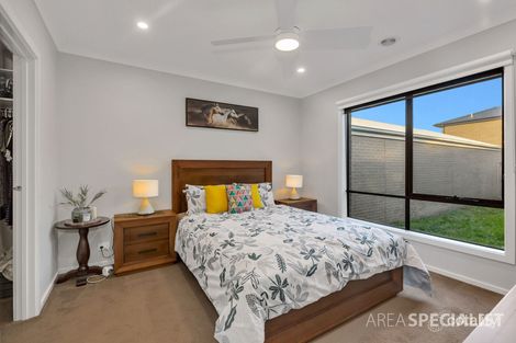 Property photo of 198 Wheelers Park Drive Cranbourne North VIC 3977